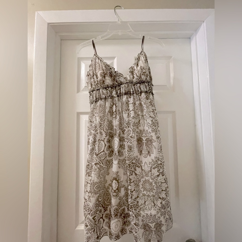 Spaghetti strap floral white and tan dress
